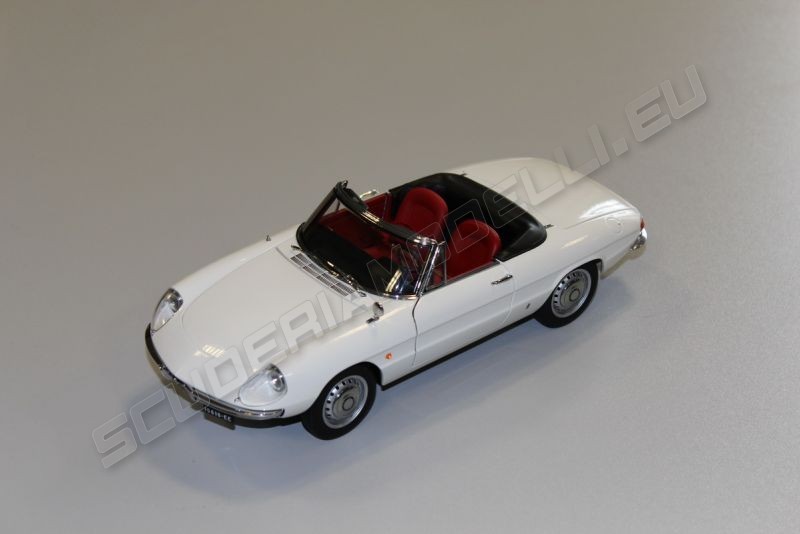 AUTOart Alfa Romeo 1600 Spider Duetto - Scuderiamodelli by Robert