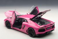 AUTOart 2011 Lamborghini Lamborghini Aventador LP700-4 - PINK - Pink Gloss