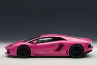 AUTOart 2011 Lamborghini Lamborghini Aventador LP700-4 - PINK - Pink Gloss