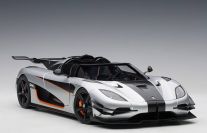 AUTOart  Koenigsegg Koenigsegg ONE:1 - MOON GREY / CARBON - Red Matt