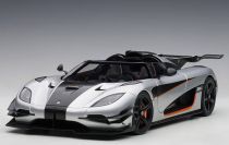 AUTOart  Koenigsegg Koenigsegg ONE:1 - MOON GREY / CARBON - Red Matt