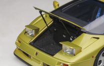 AUTOart  Lamborghini Lamborghini Diablo SE 30th - GIALLO SPYDER - Yellow Metallic