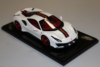 BBR Models  Ferrari Ferrari 488 PISTA - ONE OFF GUCCI VERSION - CARBON #4/4 White / Green