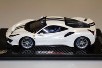 BBR Models  Ferrari Ferrari 488 Pista - BIANCO ITALIA MET - 32/32 White