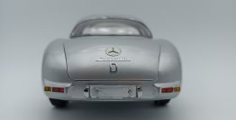 CMC Exclusive  Mercedes-Benz Mercedes Benz - 300 SLR Uhlenhaut - RED INTERIOR  - Silver