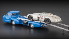 CMC Exclusive  Mercedes-Benz Mercedes-Benz Renntransporter + 300 SLR #701 Dirty Blue