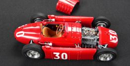 CMC Exclusive 1955 Lancia Lancia / Ferrari D50 #30 - RED - Red