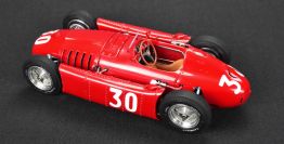 CMC Exclusive 1955 Lancia Lancia / Ferrari D50 #30 - RED - Red