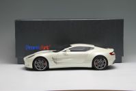 FrontiArt 2009 Aston Martin Aston Martin ONE-77 - BIANCO VENATO MET - RED - Pearl White