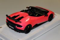 MR Collection  Lamborghini Lamborghini Huracan Performante Spyder - PINK GLOSS MET - Pink Gloss