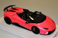 MR Collection  Lamborghini Lamborghini Huracan Performante Spyder - PINK GLOSS MET - Pink Gloss