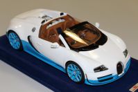 MR Collection  Bugatti ugatti Vitesse Special Edition - WHITE / BLUE White / Blue