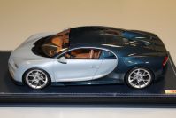 MR Collection  Bugatti Bugatti Chiron - TURQUOISE CARBON / LIQUID SILVER - Blue / Silver