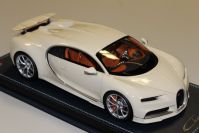 MR Collection  Bugatti Bugatti Chiron - COFFEE WHITE - Red Matt