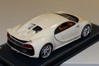 MR Collection  Bugatti Bugatti Chiron - COFFEE WHITE - Red Matt