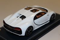 MR Collection  Bugatti Bugatti Chiron SKY View - GLACIAR WHITE Red Matt