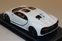 MR Collection  Bugatti Bugatti Chiron SKY View - GLACIAR WHITE Red Matt