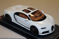 MR Collection  Bugatti Bugatti Chiron SKY View - GLACIAR WHITE Red Matt