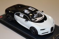 MR Collection  Bugatti Bugatti Chiron SKY View - WHITE / LAKE BLUE MET -- White / Blue