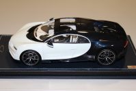 MR Collection  Bugatti Bugatti Chiron SKY View - WHITE / LAKE BLUE MET -- White / Blue