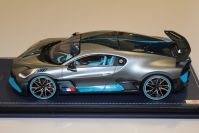 MR Collection  Bugatti Bugatti DIVO - SPECIAL LIVERY - Grey Matt Metallic