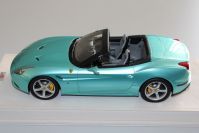 MR Collection 2014 Ferrari Ferrari California T Spider - BLUE TIFFANY - Red Matt