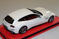 MR Collection 2016 Ferrari Ferrari GTC4 LUSSO - BIANCO ITALIA - White