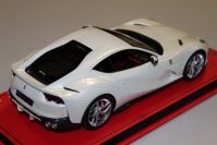 MR Collection 2017 Ferrari Ferrari 812 Superfast - FUJI WHITE PEARL - Fuji White