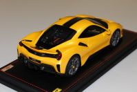 MR Collection  Ferrari Ferrari 488 Pista - GIALLO TRISTRATO - Yellow Tristrato