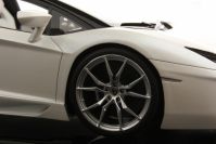 MR Collection 2013 Lamborghini Lamborghini Aventador LP700-4 Roadster - CANOPUS WHITE - Canopus White