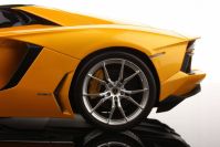 MR Collection 2013 Lamborghini Lamborghini Aventador LP700-4 Roadster - GIALLO ORION - Orion Yellow