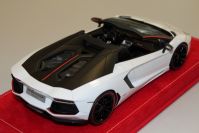 MR Collection 2015 Lamborghini Lamborghini Aventador LP 700-4 Roadster PI White Isis