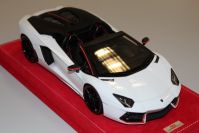 MR Collection 2015 Lamborghini Lamborghini Aventador LP 700-4 Roadster PI White Isis