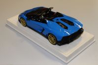 MR Collection  Lamborghini Lamborghini Aventador Roadster LP720-4 - NOVA BLUE / R Blue Nova