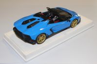 MR Collection  Lamborghini Lamborghini Aventador Roadster LP720-4 - NOVA BLUE / R Blue Nova