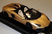 MR Collection  Lamborghini #     Lamborghini Aventador Roadster LP720-4 - GOLD - Luxury Gold