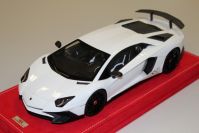 MR Collection 2015 Lamborghini Lamborghini Aventador LP750-4 SV - WHITE ISIS - White Isis