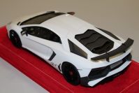 MR Collection 2015 Lamborghini Lamborghini Aventador LP750-4 SV - WHITE ISIS - White Isis