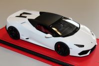 MR Collection 2016 Lamborghini Lamborghini Huracan Soft Top - BIANCO MONOCEREUS - Red Matt