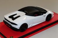 MR Collection 2016 Lamborghini Lamborghini Huracan Soft Top - BIANCO MONOCEREUS - Red Matt