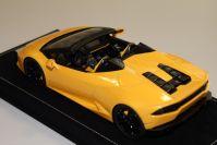 MR Collection 2015 Lamborghini Lamborghini Huracan Spyder - GIALLO MIDAS - Midas Yellow