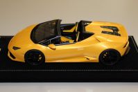 MR Collection 2015 Lamborghini Lamborghini Huracan Spyder - GIALLO MIDAS - Midas Yellow