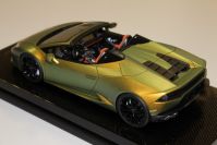 MR Collection 2015 Lamborghini Lamborghini Huracan Spyder - CHAMELEON GOLD / SILVER MATT - Red Matt