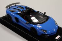 MR Collection 2015 Lamborghini Lamborghini Aventador LP750-4 Roadster SV - BLU LE MANS - Blue Le Mans