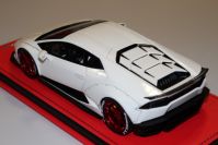 MR Collection 2016 Lamborghini Lamborghini Huracan Aftermarket LB Performance - WHITE / RE White