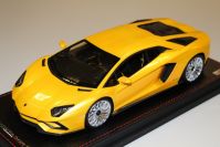 MR Collection 2016 Lamborghini Lamborghini Aventador S - NEW GIALLO ORION - Orion Yellow