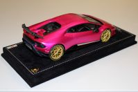 MR Collection  Lamborghini Lamborghini Huracan Performante - PINK FLASH / GOLD #3 Pink Flash