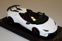 MR Collection  Lamborghini Lamborghini Huracan Performante Spyder - BIANCO MONOCERUS - White