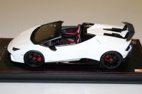 MR Collection  Lamborghini Lamborghini Huracan Performante Spyder - BIANCO MONOCERUS - White