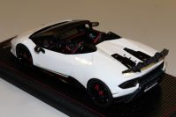 MR Collection  Lamborghini Lamborghini Huracan Performante Spyder - BIANCO MONOCERUS - White